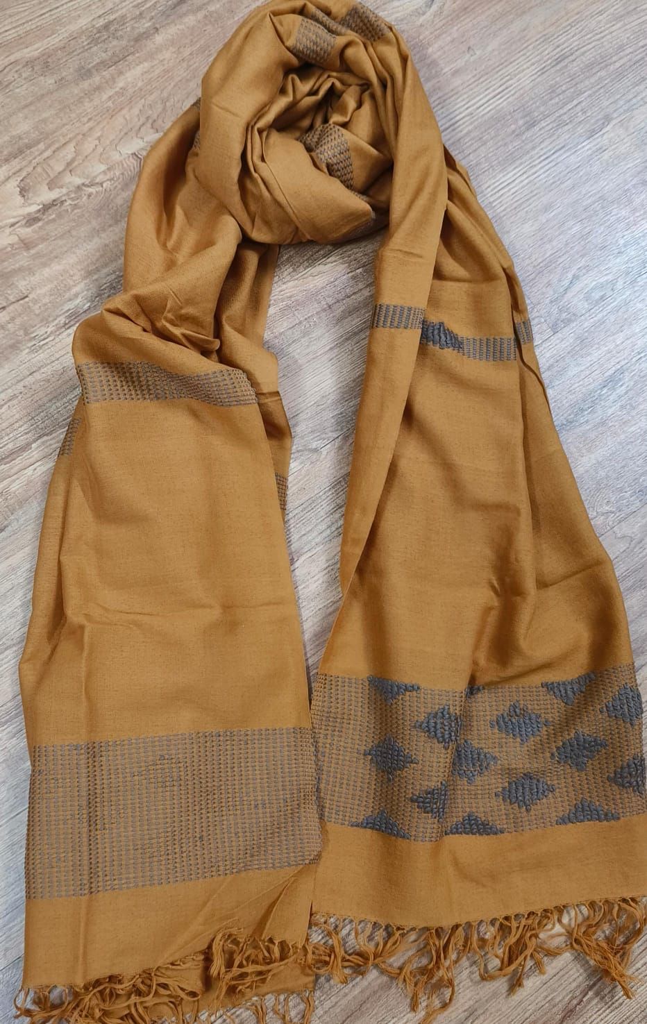 Cotton inly scarf with extra weft work